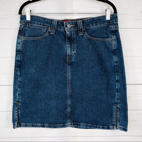 Levi's Dresses & Skirts - Levi's Noveau Stretch Jean Skirt Sz 10